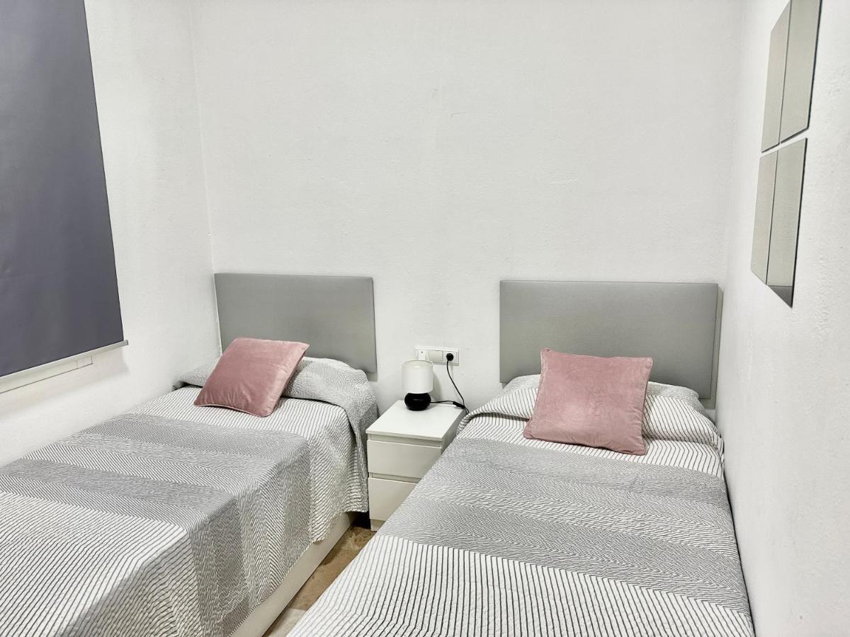 Apartamento Acogedor Y Moderno En Pleno Centro De Sevilla Con Parking Gratis Bagian luar foto
