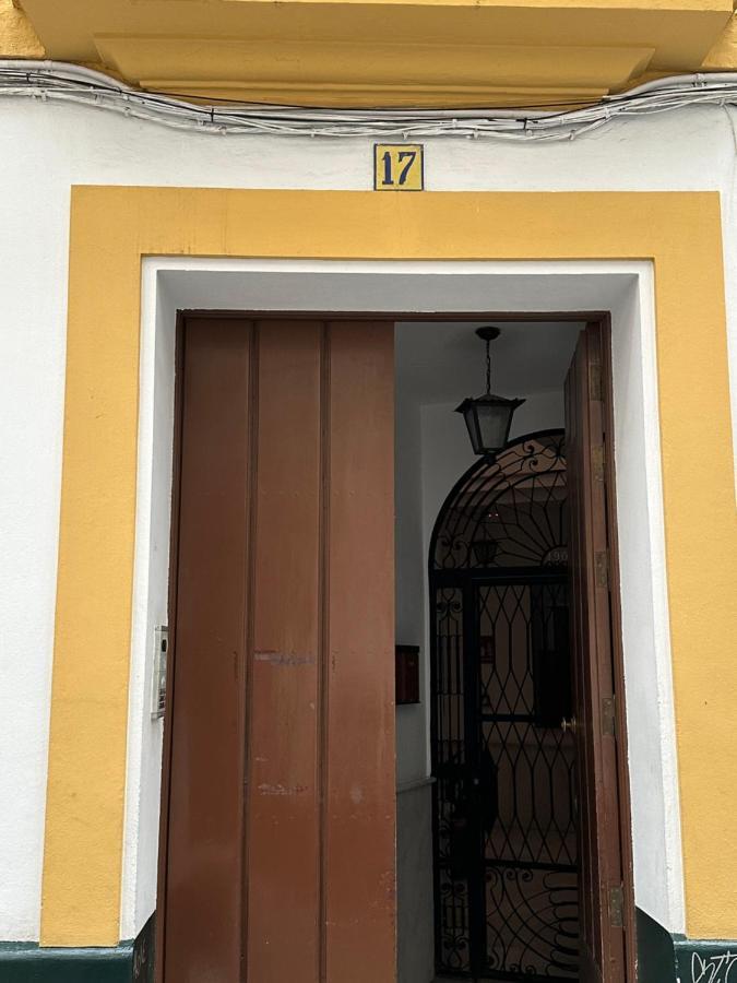 Apartamento Acogedor Y Moderno En Pleno Centro De Sevilla Con Parking Gratis Bagian luar foto