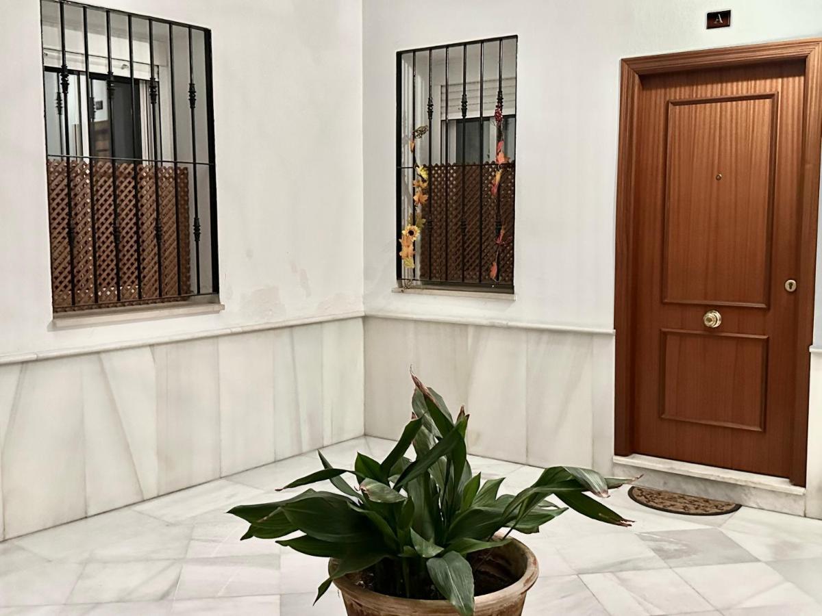 Apartamento Acogedor Y Moderno En Pleno Centro De Sevilla Con Parking Gratis Bagian luar foto
