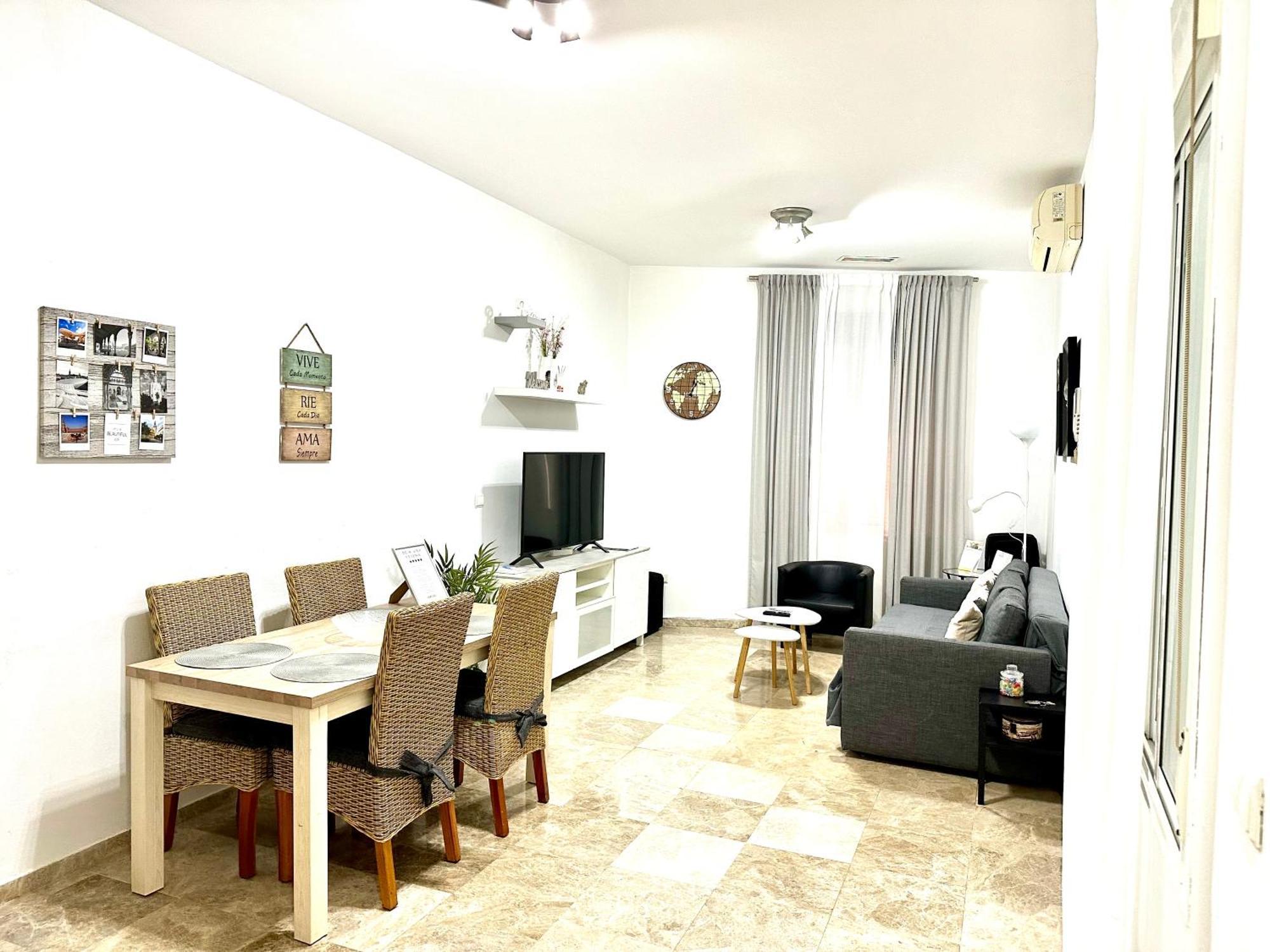 Apartamento Acogedor Y Moderno En Pleno Centro De Sevilla Con Parking Gratis Bagian luar foto